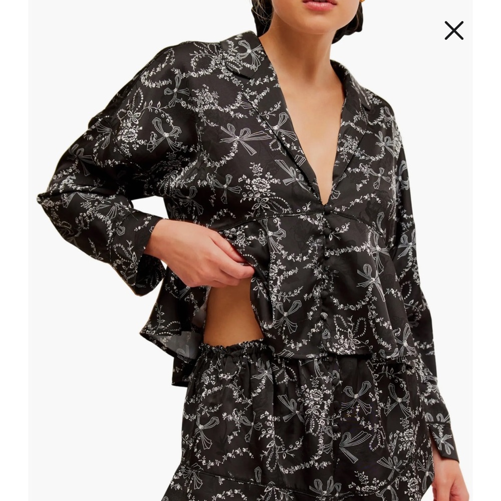 Free People intimately Black Floral Button-Down sleep Blouse size XL.